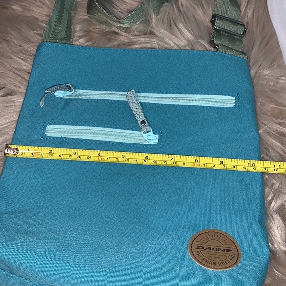 DAKINE adjustable Crossbody Bag - Picture 6 of 8